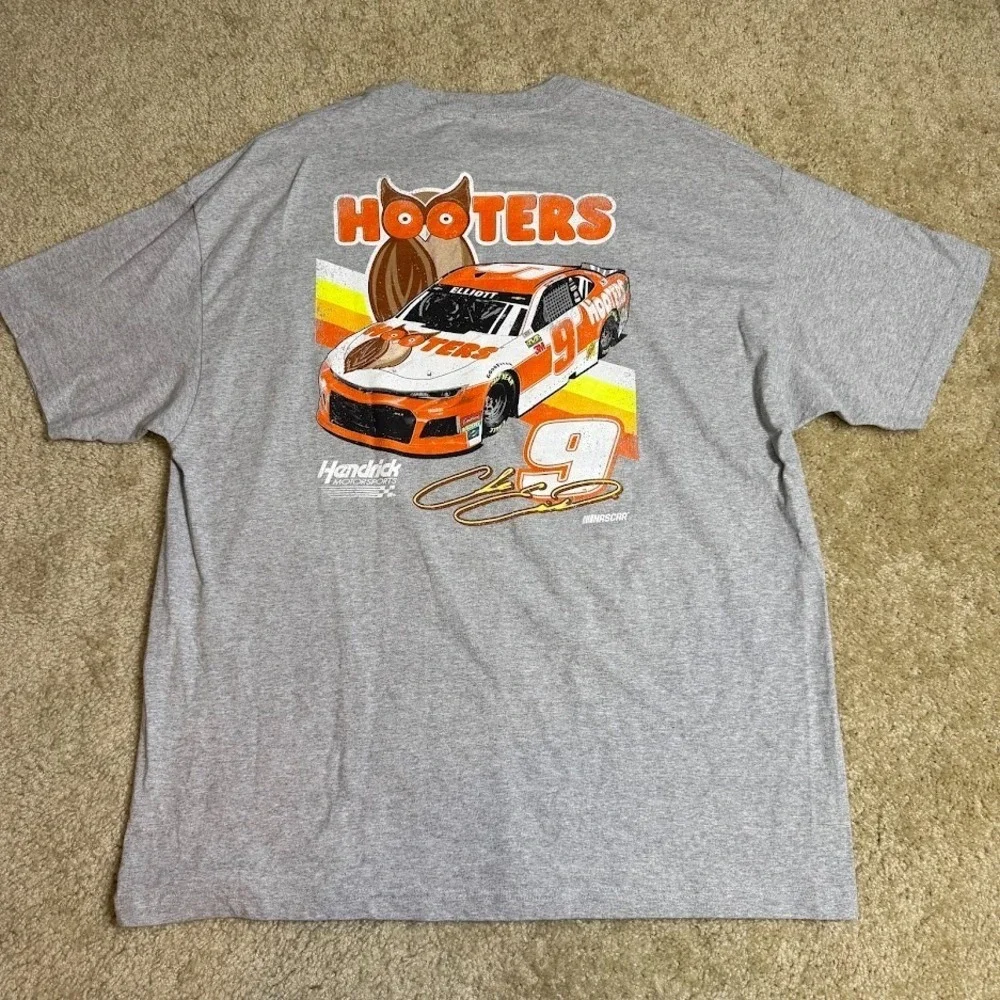 Chase‎ Elliott Hooters NASCAR Shirt Mens 2XL Gray Hendrick Graphic Tee New Y2K